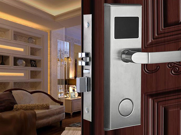 小金24小时上门开锁公司