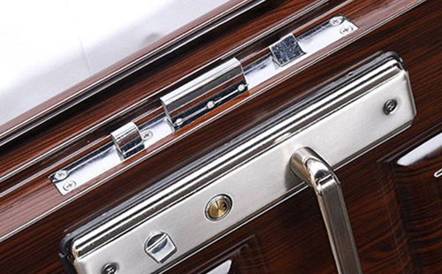 小金24小时上门开锁公司