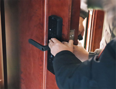 小金24小时上门开锁公司